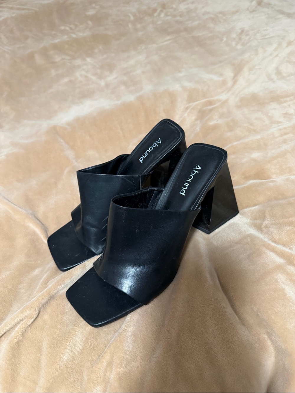 Abound Black Leather Block Heel Mule Women’s Size 8
